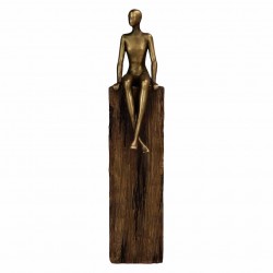 FIGURA HOMBRE DESNUDO SENTADO SOBRE PEDESTAL RESINA BRONCE 10X7X32 CM.